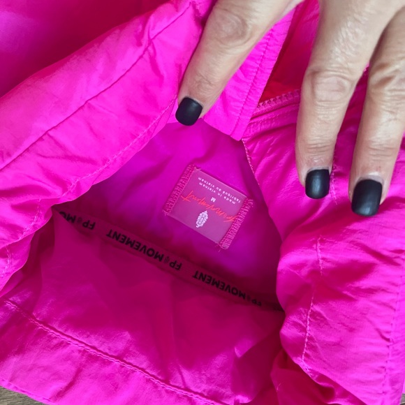 In A Bubble Puffer Vest - Picture 5 of 5